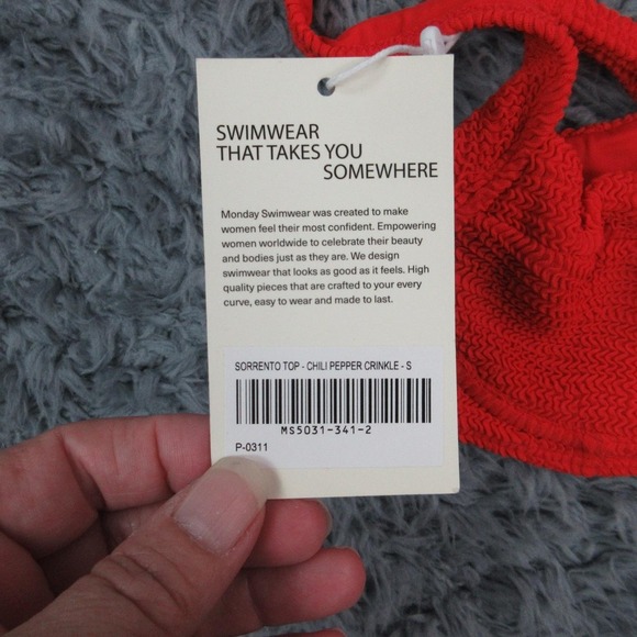 Monday Swimwear Sorrento Bikini Top Womens Small Red Chili Pepper Crinkle NWT - Picture 4 of 7